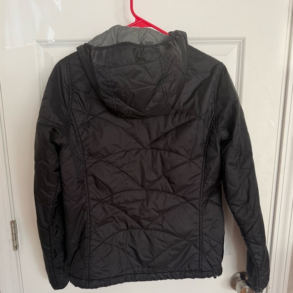 L.L. Bean Black Women's PrimaLoft Packaway Hooded Jacket - Picture 8 of 9